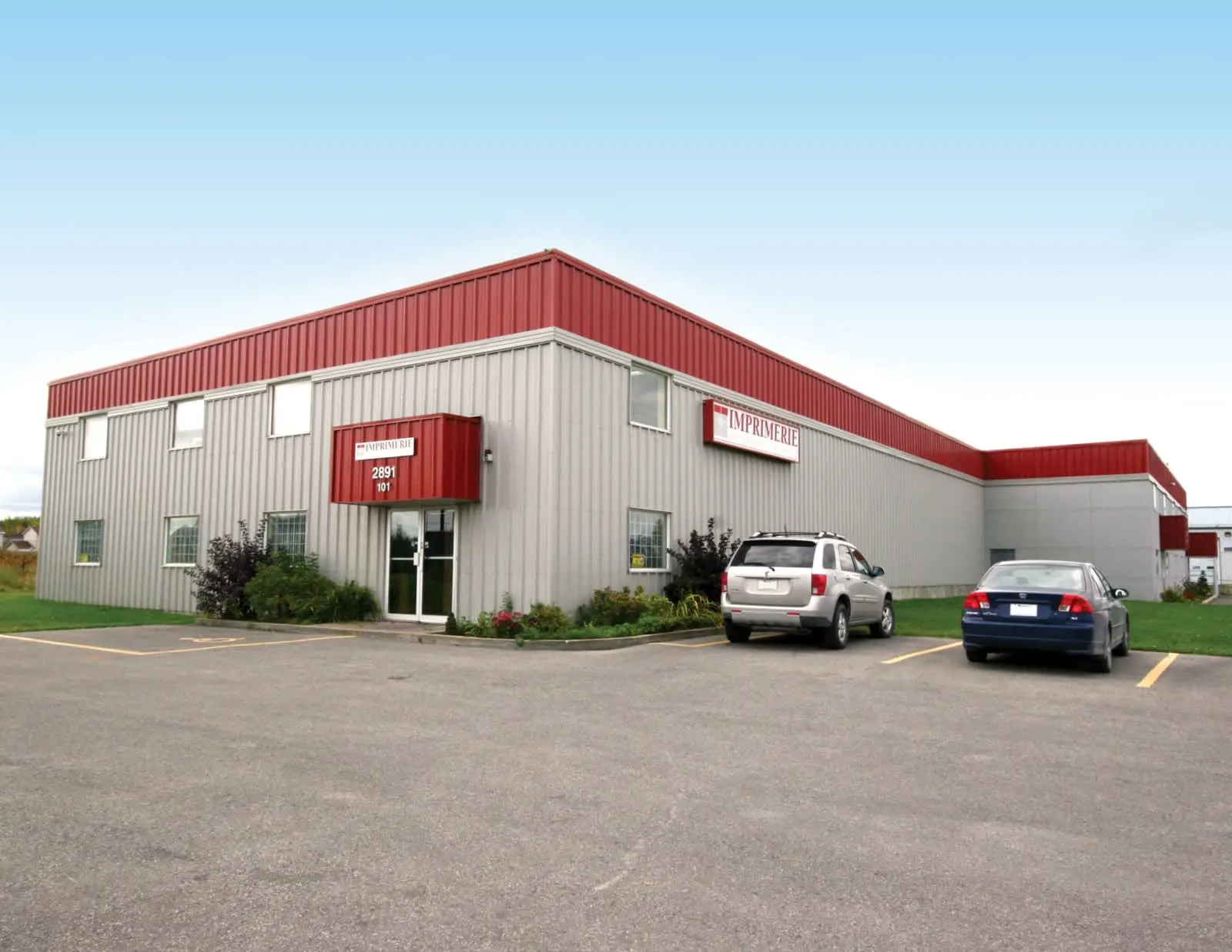 The print shop building at 2891 rue du Meunier, Vaudreuil-Dorion.